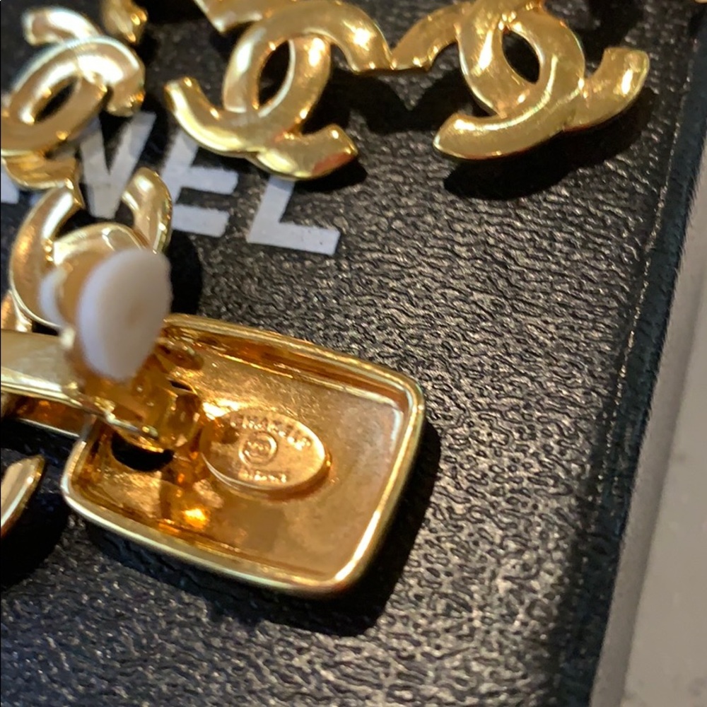 Chanel cc earrings - Picture 2 of 2